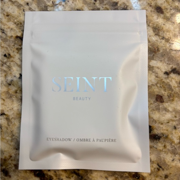 Seint Filly Eyeshadow - New in Package - Picture 2 of 3
